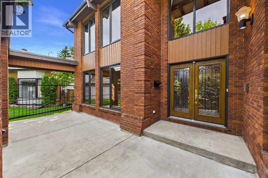 168 Canterville Drive SW
