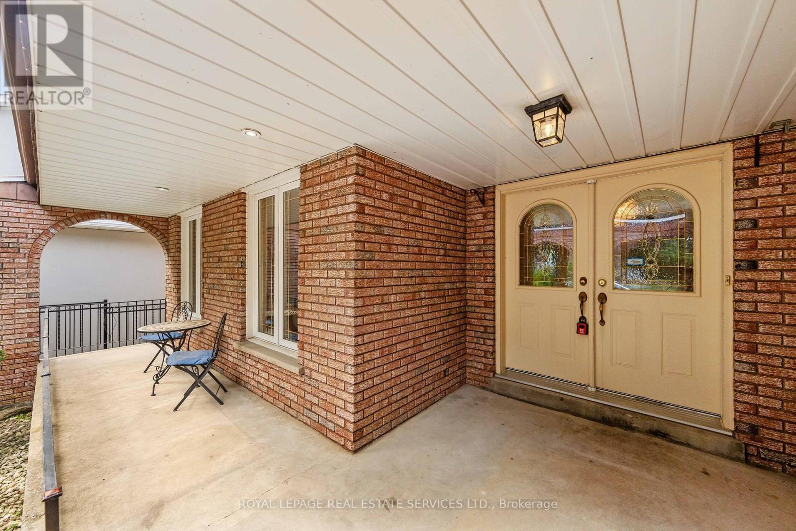 12 HALIBURTON AVENUE