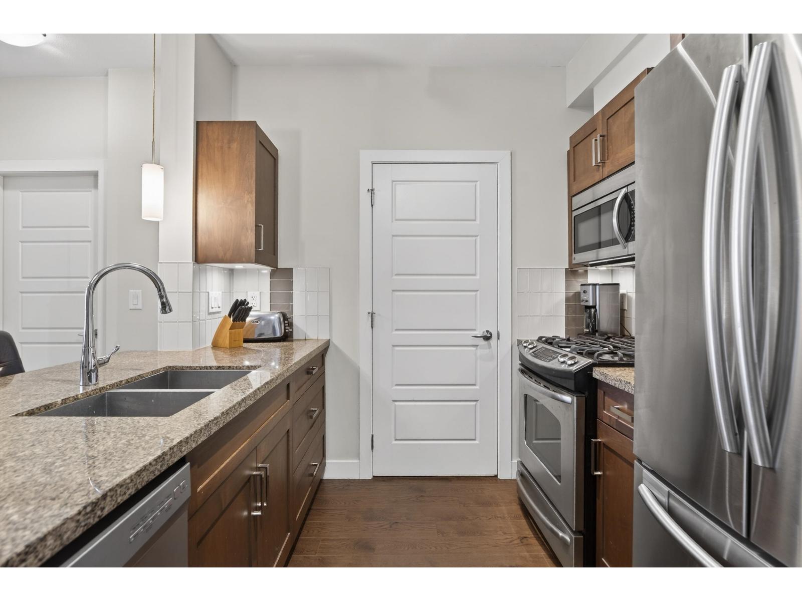 216 20068 FRASER HIGHWAY