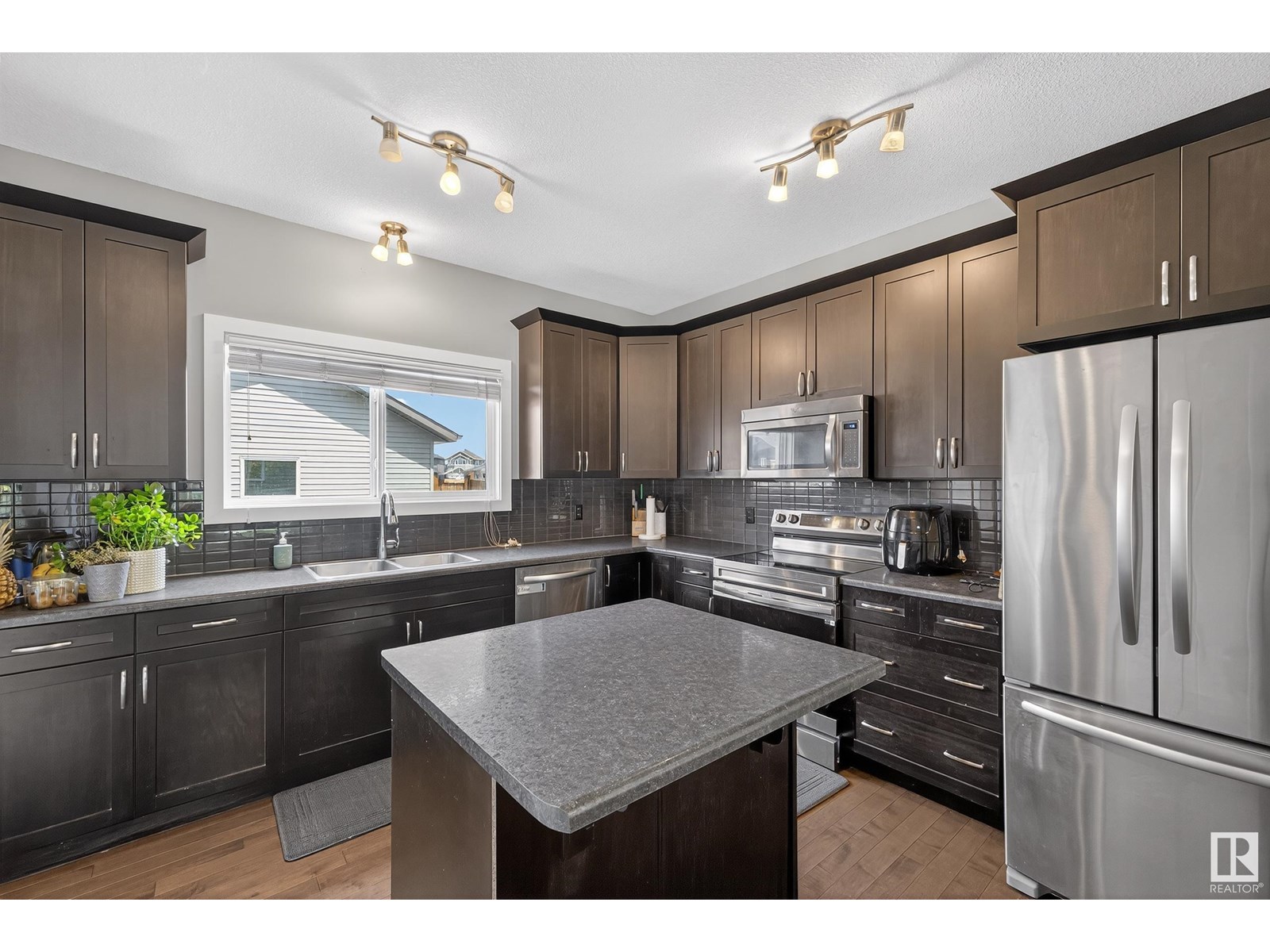 3112 PAISLEY RD SW