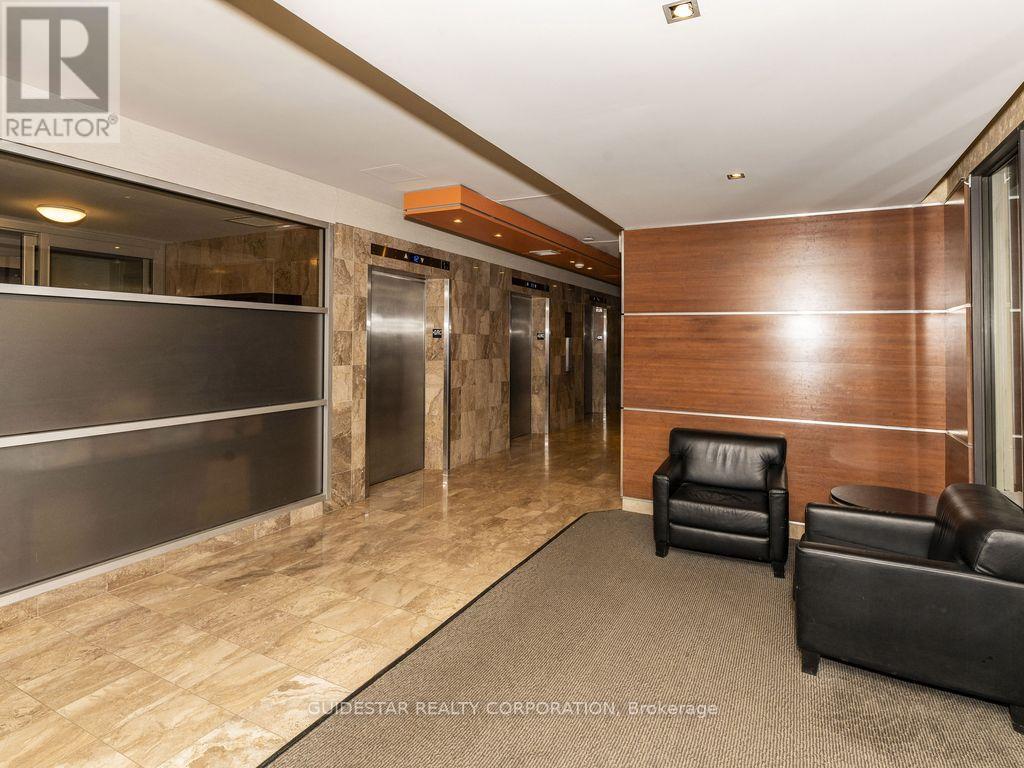 2107 - 470 LAURIER AVENUE W