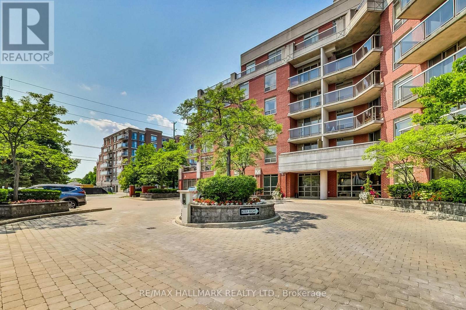 405 - 800 SHEPPARD AVENUE W