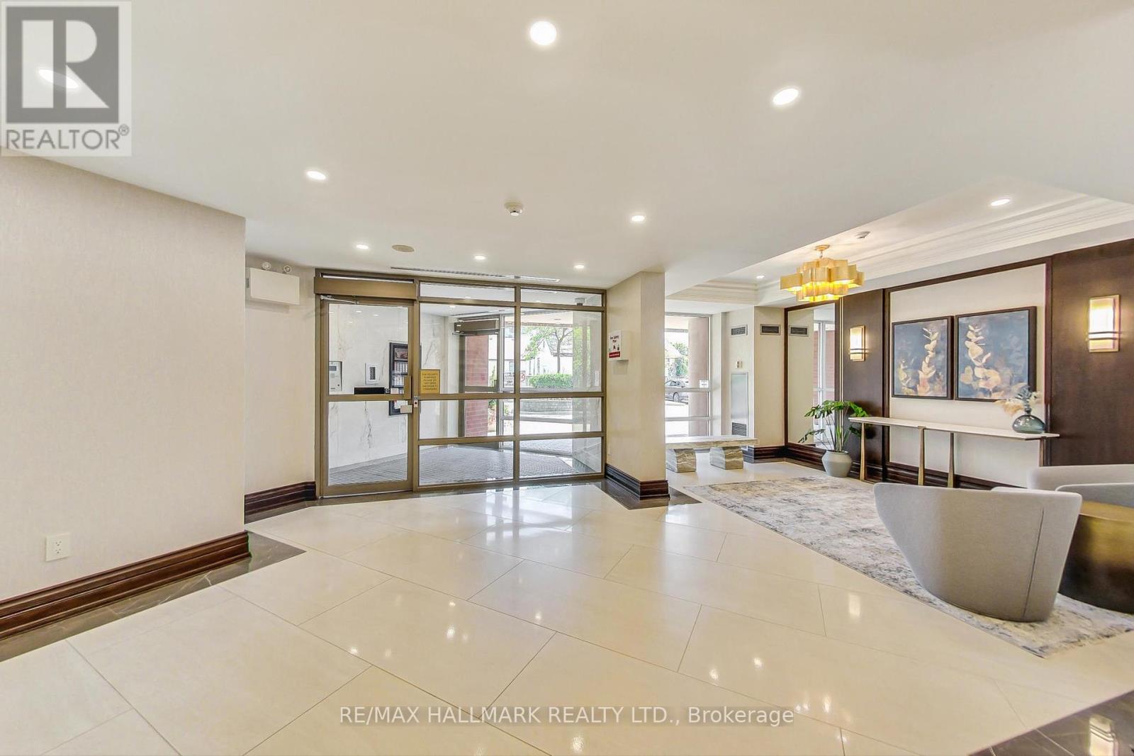 405 - 800 SHEPPARD AVENUE W