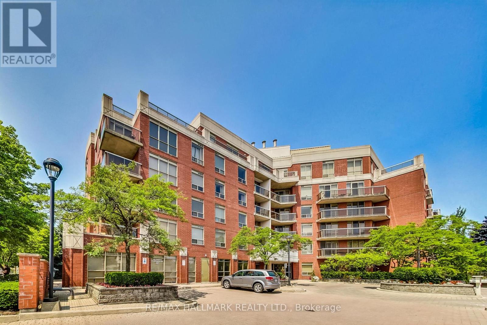 405 - 800 SHEPPARD AVENUE W