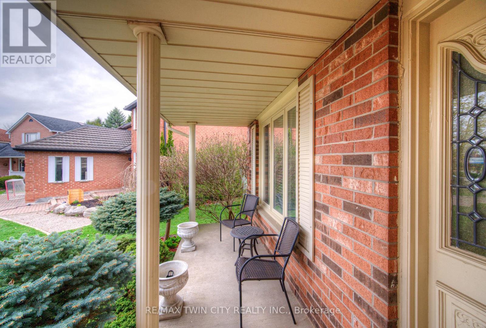 102 WALLACE DRIVE