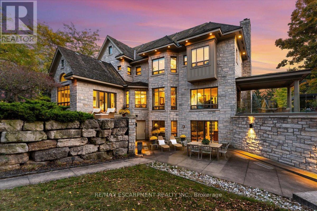 90 RIDGE ROAD W