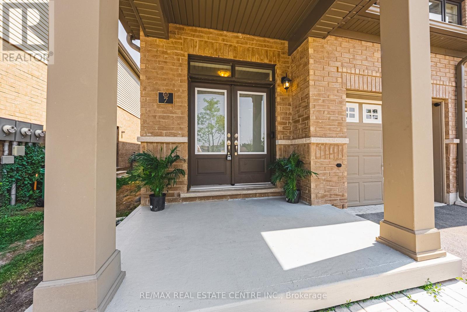 7 - 166 DEERPATH DRIVE