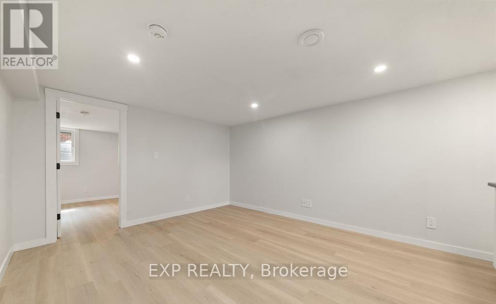 UNIT C - 89 COLLEGE STREET E