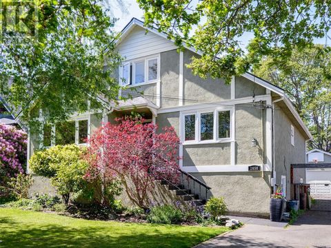 1650 Hampshire Rd Oak Bay BC V8R5T5