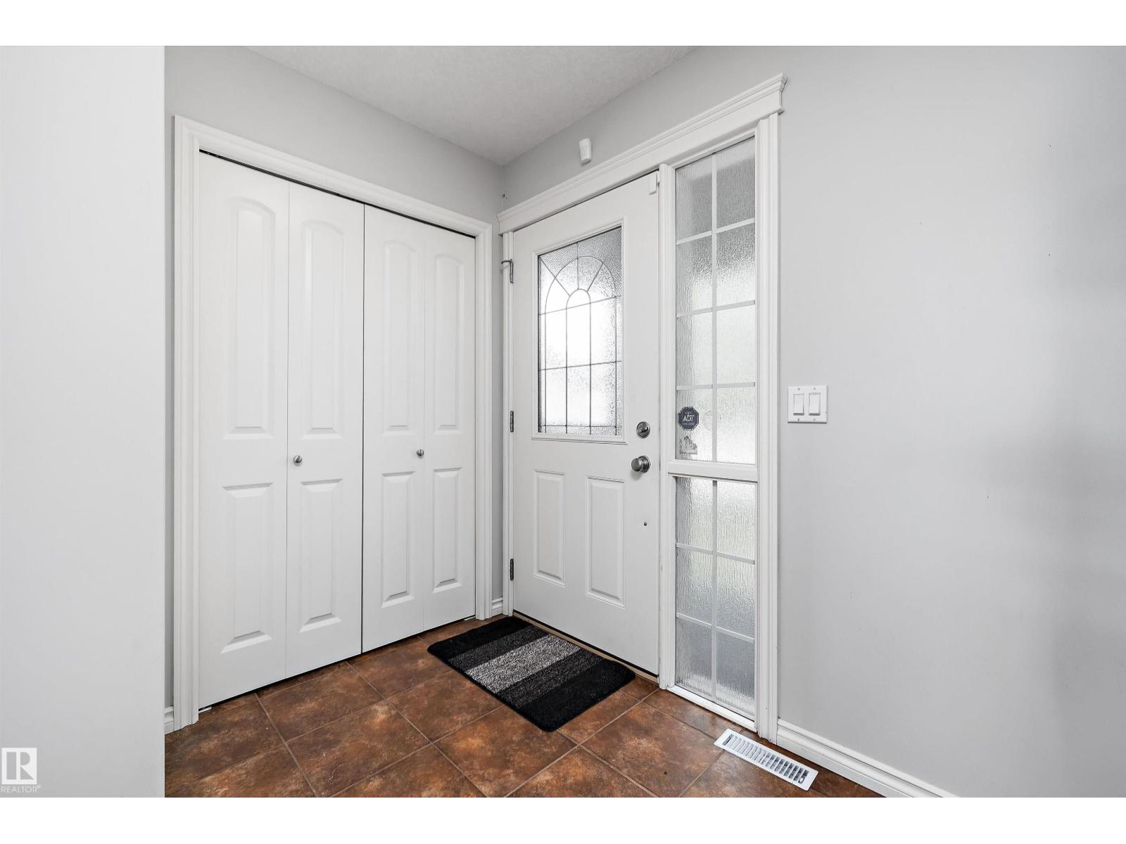 205 MACEWAN RD SW