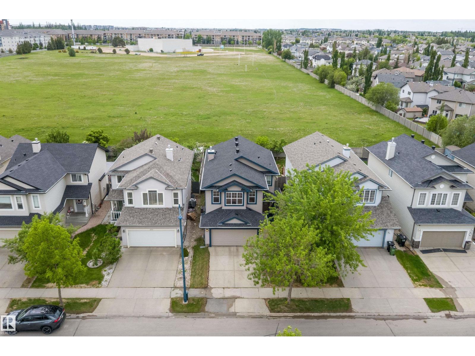 205 MACEWAN RD SW