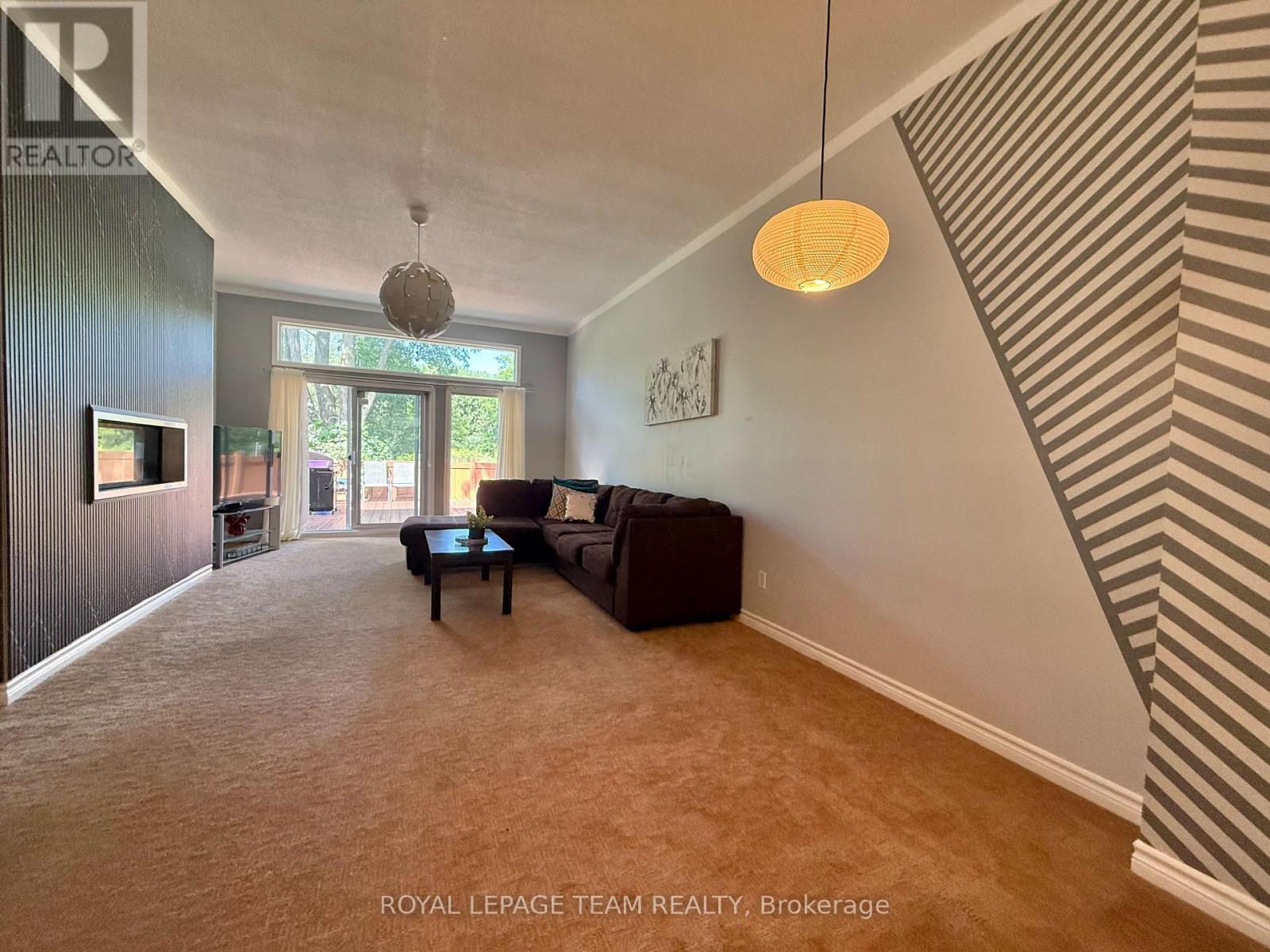 31 RASTILA CRESCENT