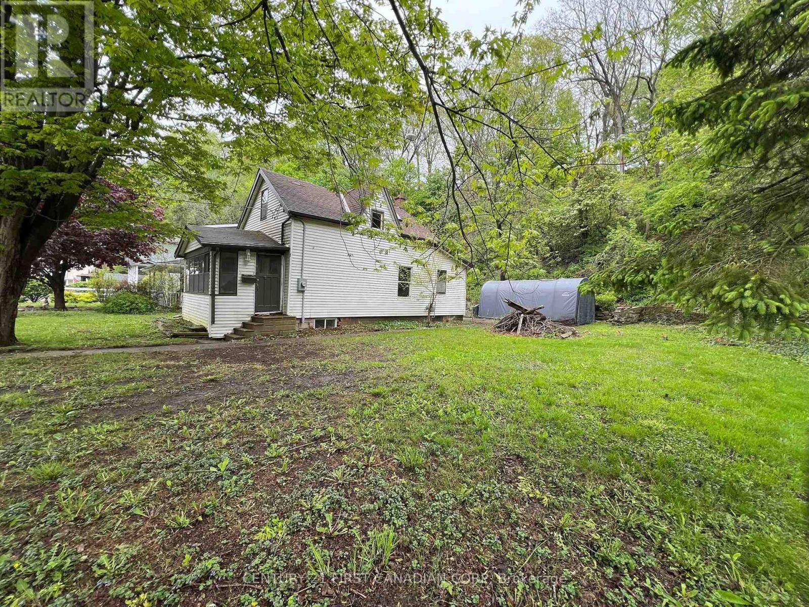 Photo 1 of 27 — 205 ORCHARD STREET, Central Elgin (Port Stanley), ON N5L1C4