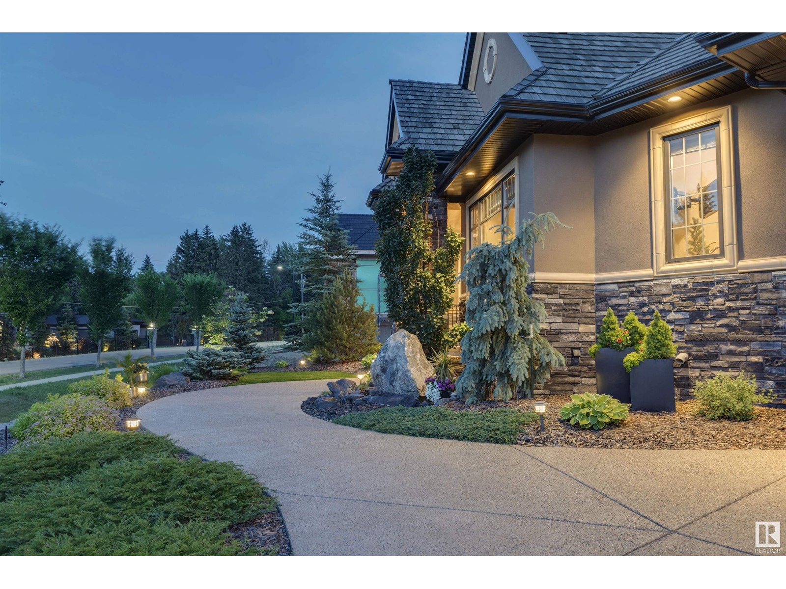 267 WINDERMERE DR NW