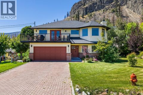 145 Heldon Court Kelowna BC V1Z3S5