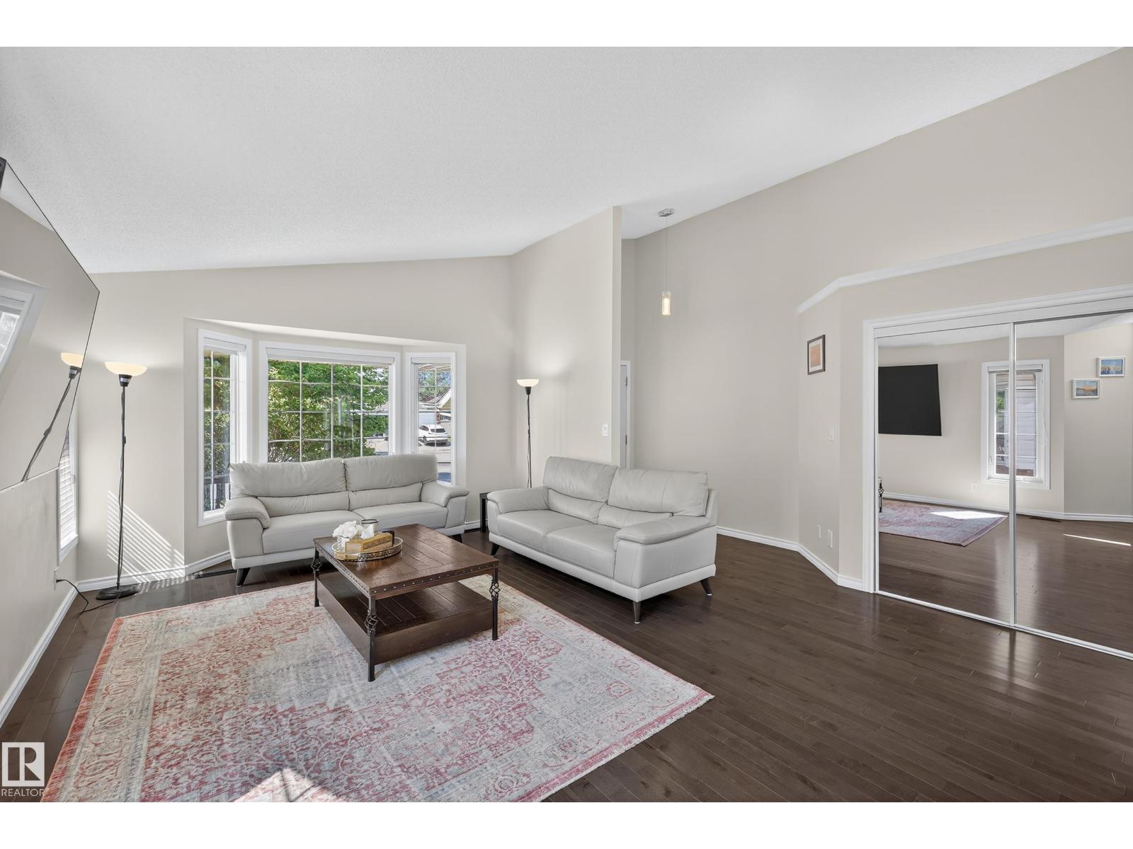 47 RIDGEMONT WY