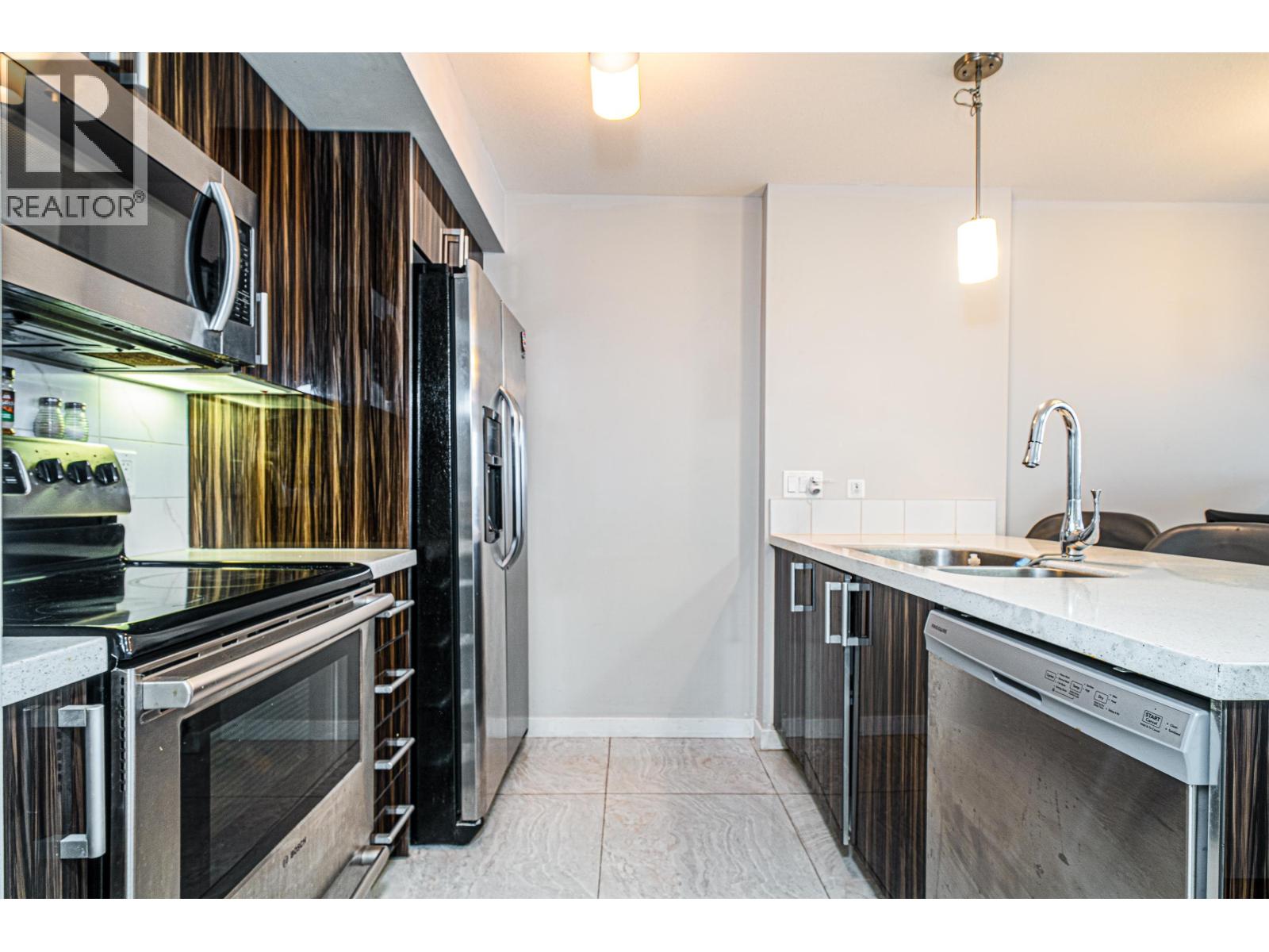 303 22318 LOUGHEED HIGHWAY