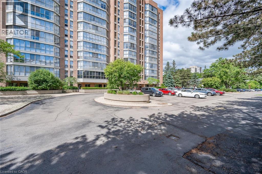 265 WESTCOURT Place Unit# PH04