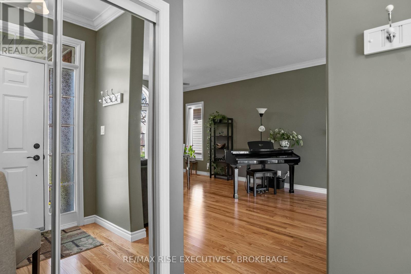 421 COOKE CRESCENT