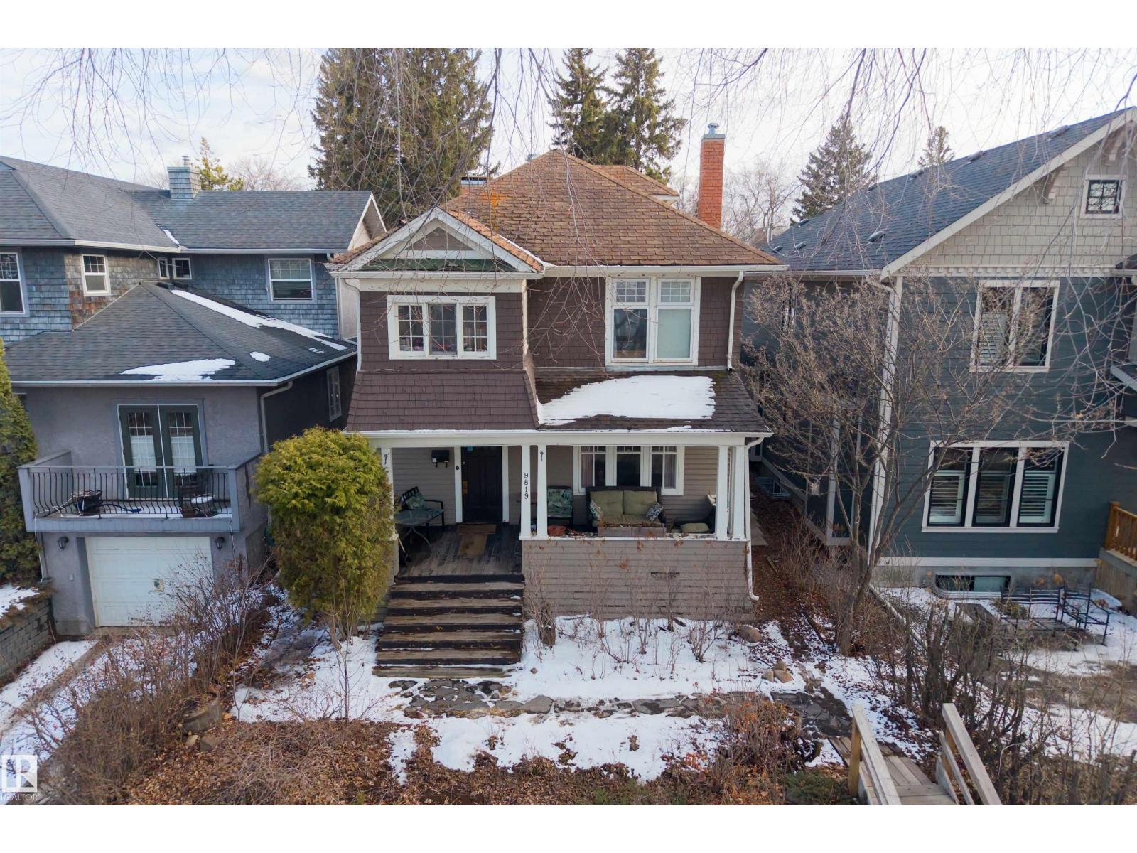 9819 92 AV NW