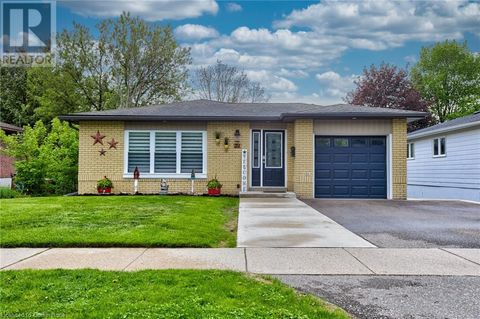24 SCOTT Road Cambridge ON N3C2X4