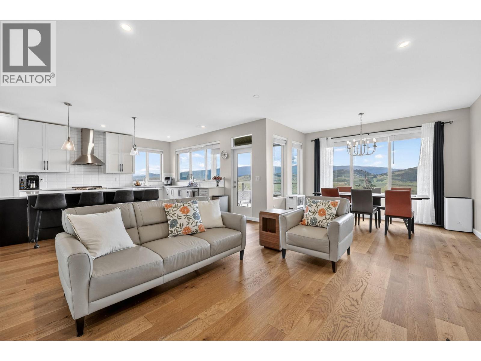 595 Vineyard Way N Unit# 1