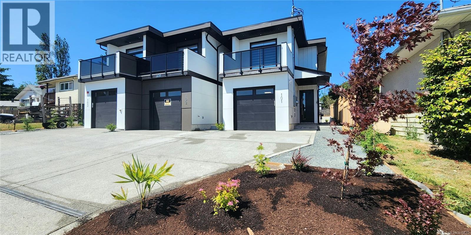 103 608 SANDY Crt