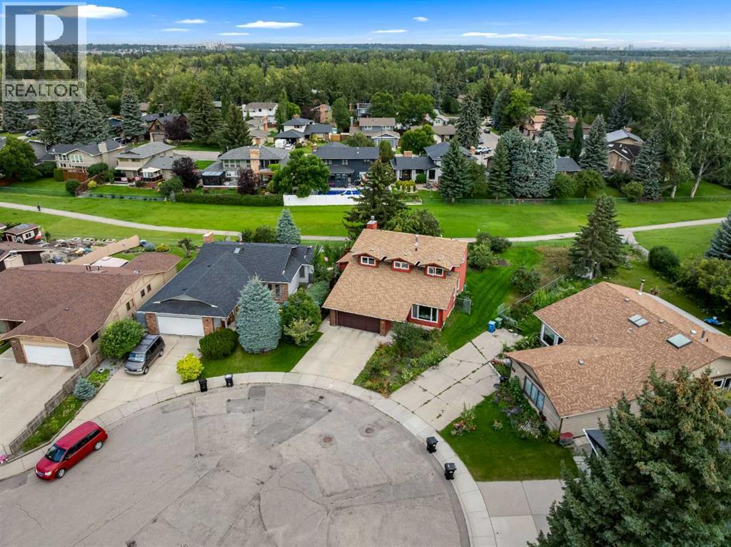 16 Sunmount Green SE