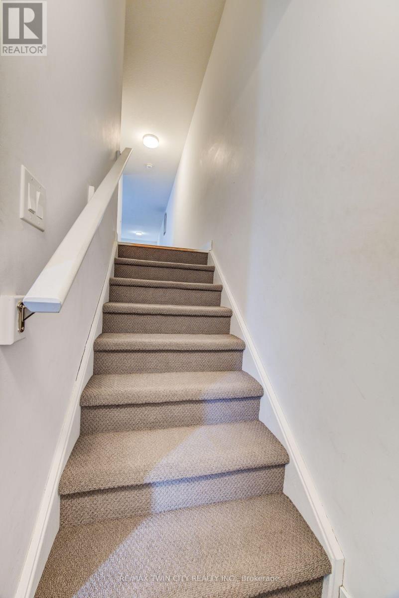 35 - 205 WEST OAK TRAIL