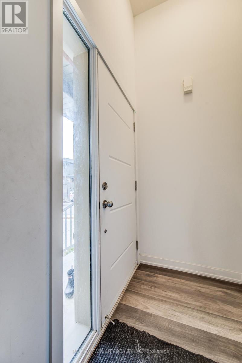 35 - 205 WEST OAK TRAIL