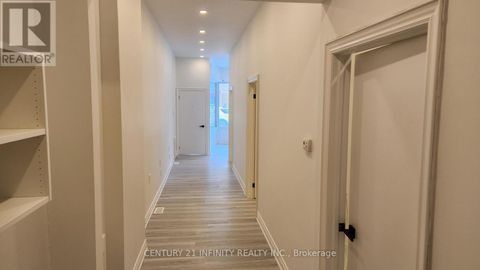 136 SIMCOE STREET S Oshawa (Central) ON L1H4G9