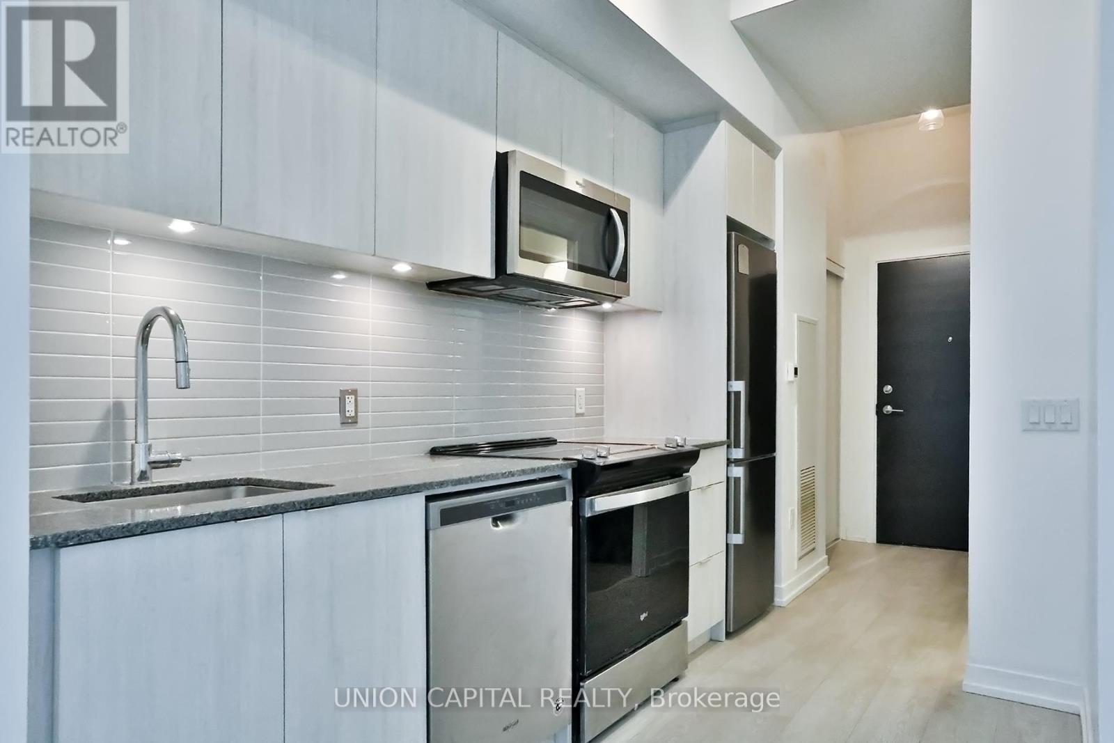 702E - 8868 YONGE STREET