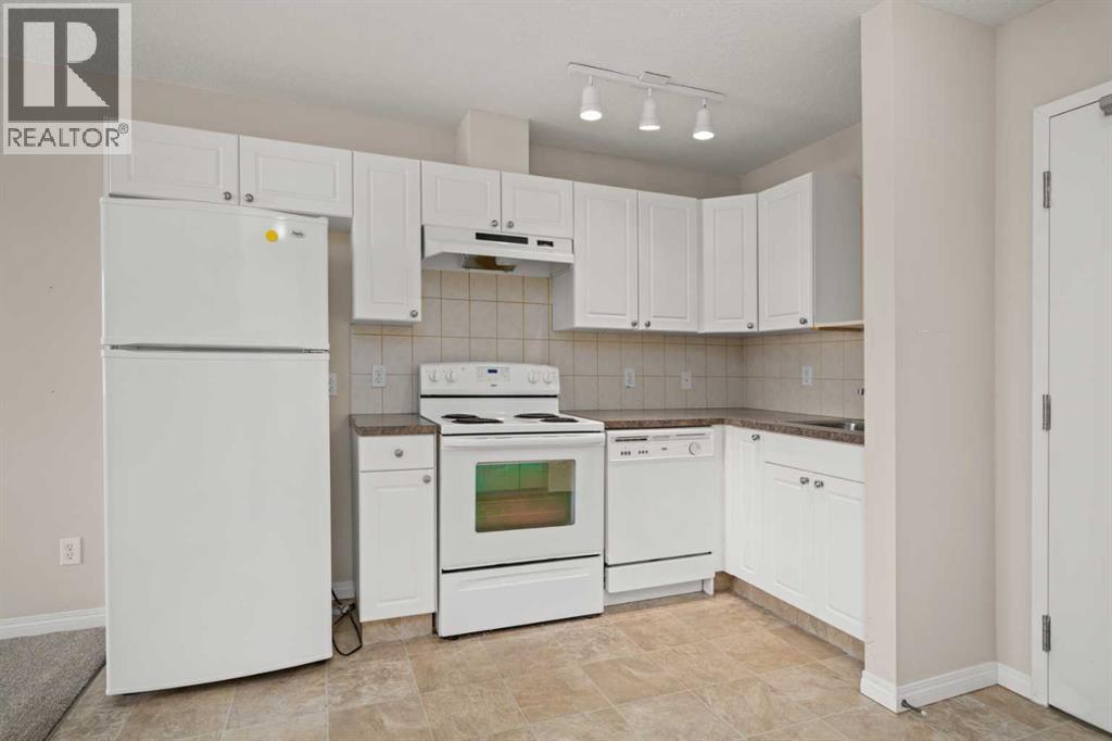 208, 1010 Railway Street