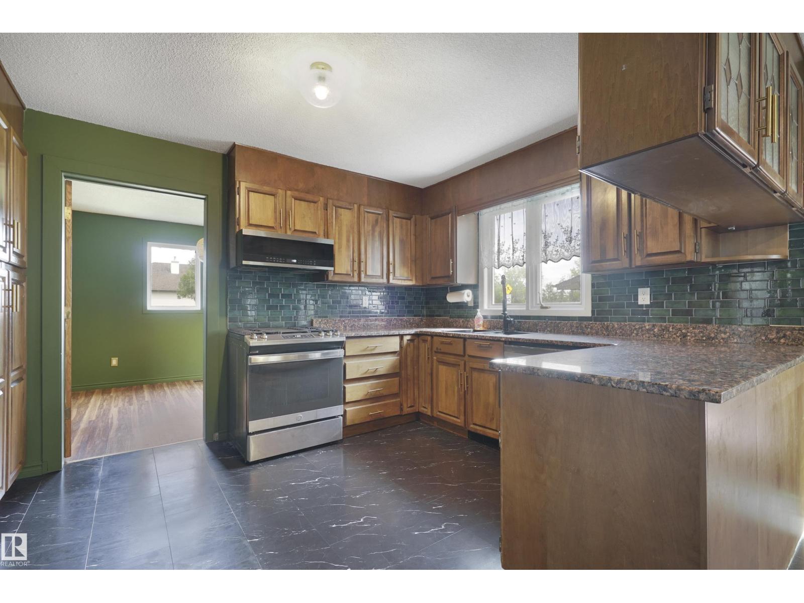 15447 103 ST NW