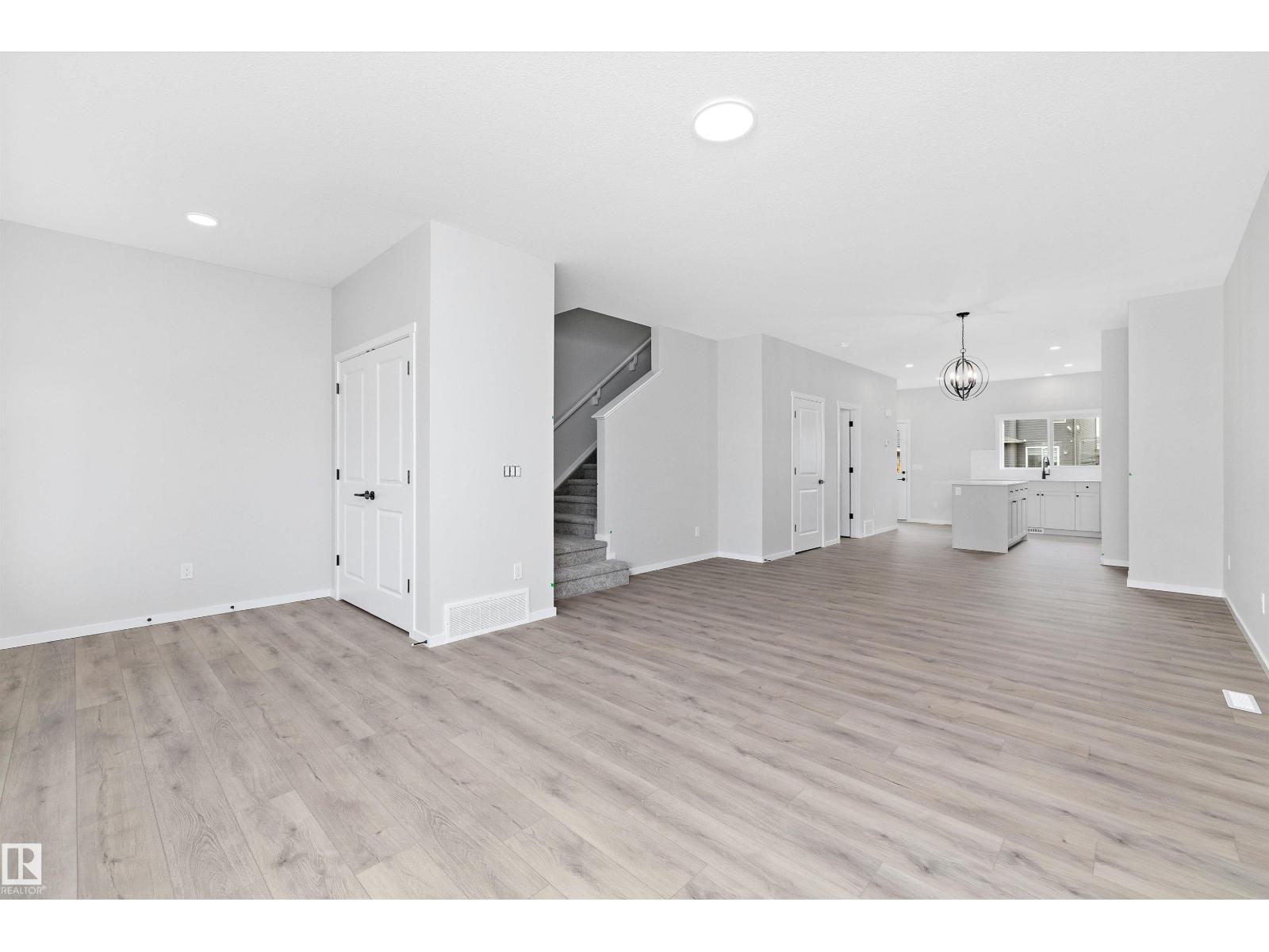 5723 Hawthorn Common SW