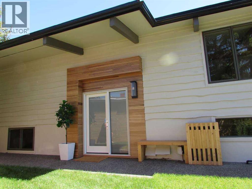 2724 Crawford Road NW