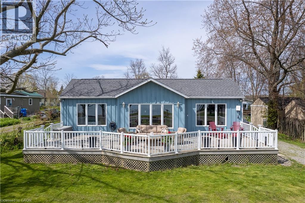 557 EDGEWATER Place
