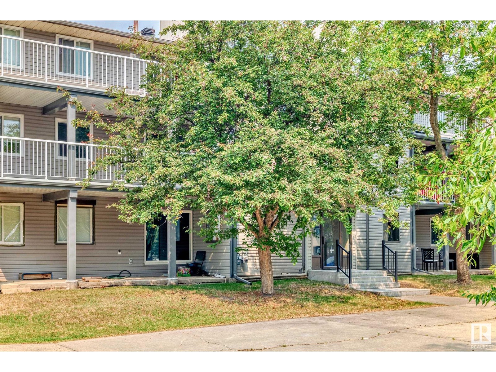 #105 6212 180 ST NW