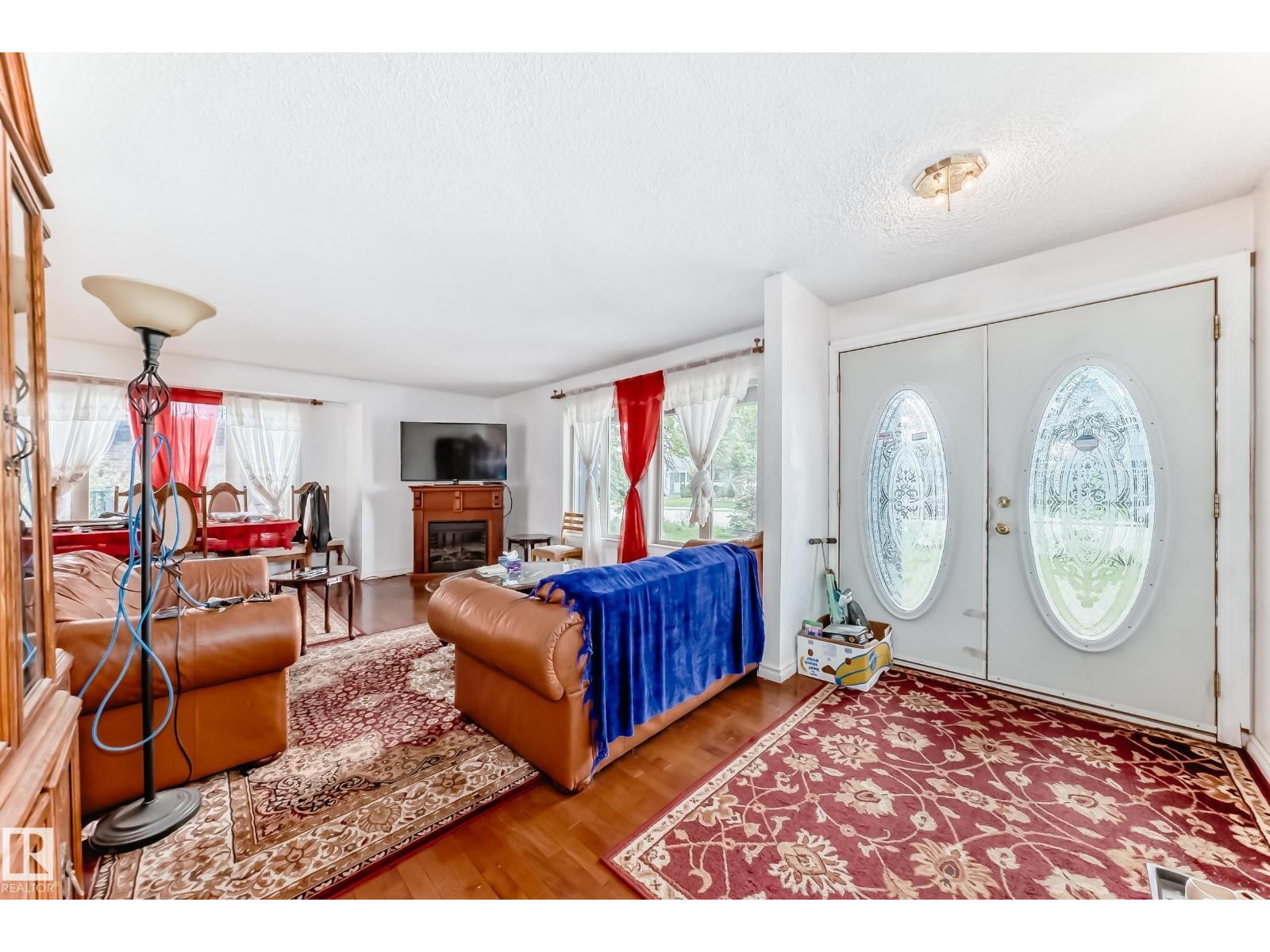 6804 102A AV NW