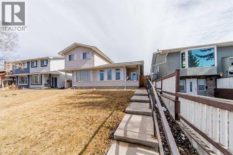7836 20A Street SE Calgary AB T2C1Y5