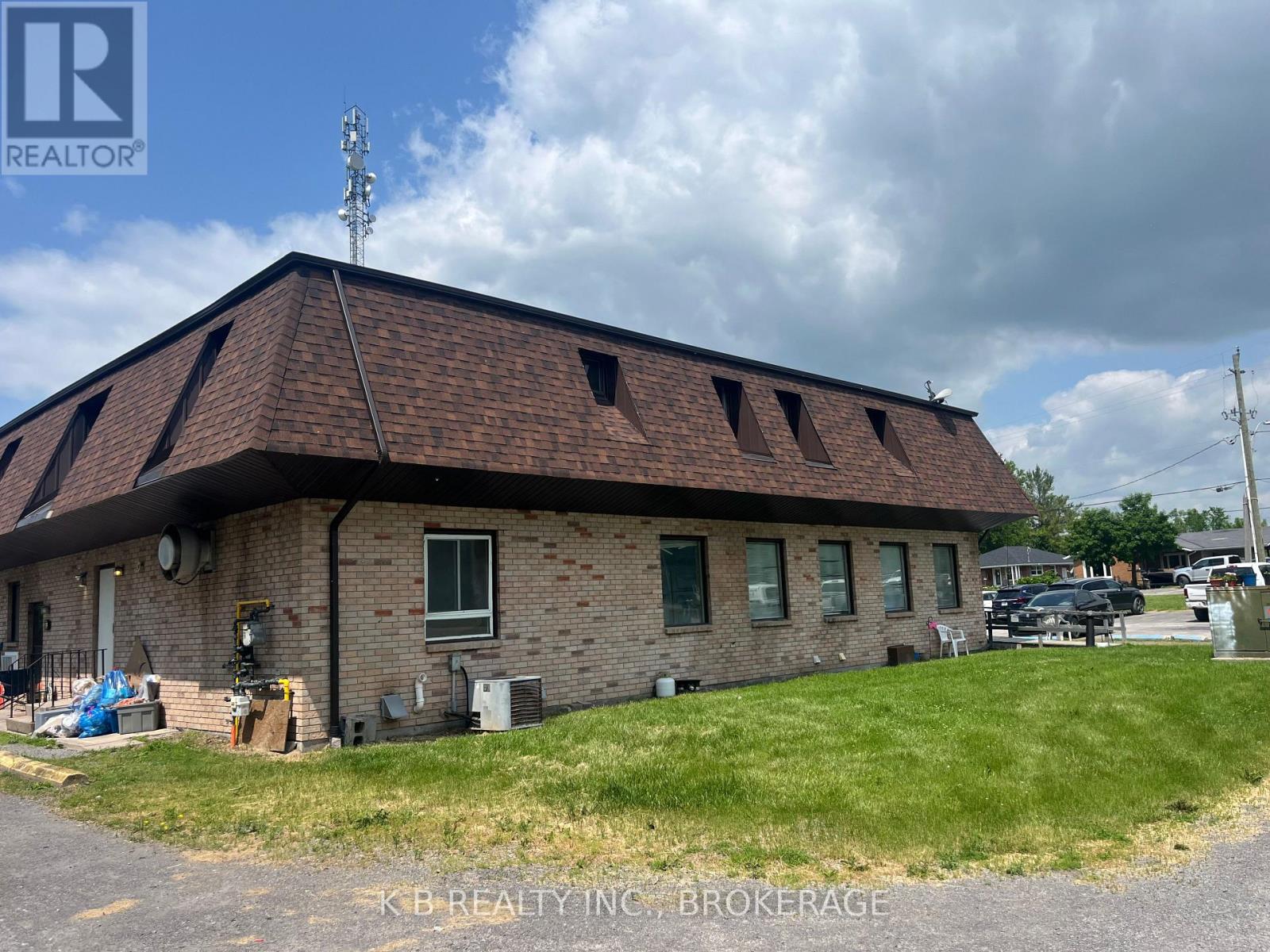 146 DUNDAS STREET
