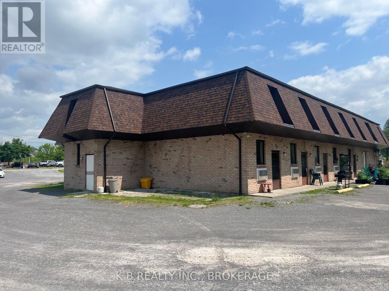 146 DUNDAS STREET