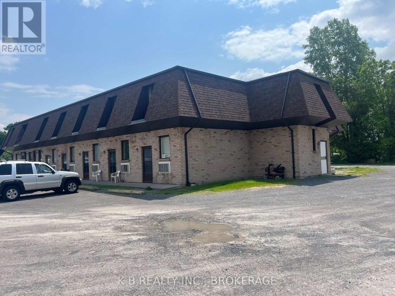 146 DUNDAS STREET