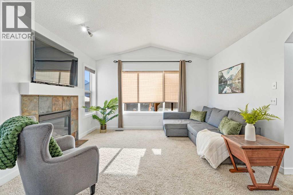 303 Drake Landing Close