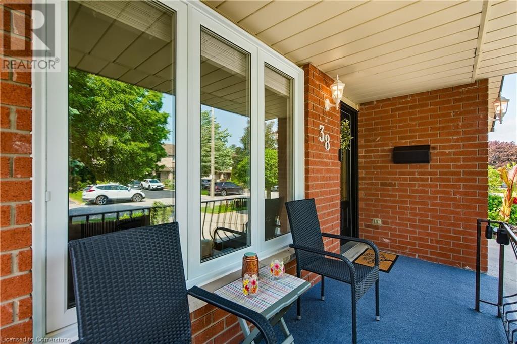 38 PINEWOODS Drive