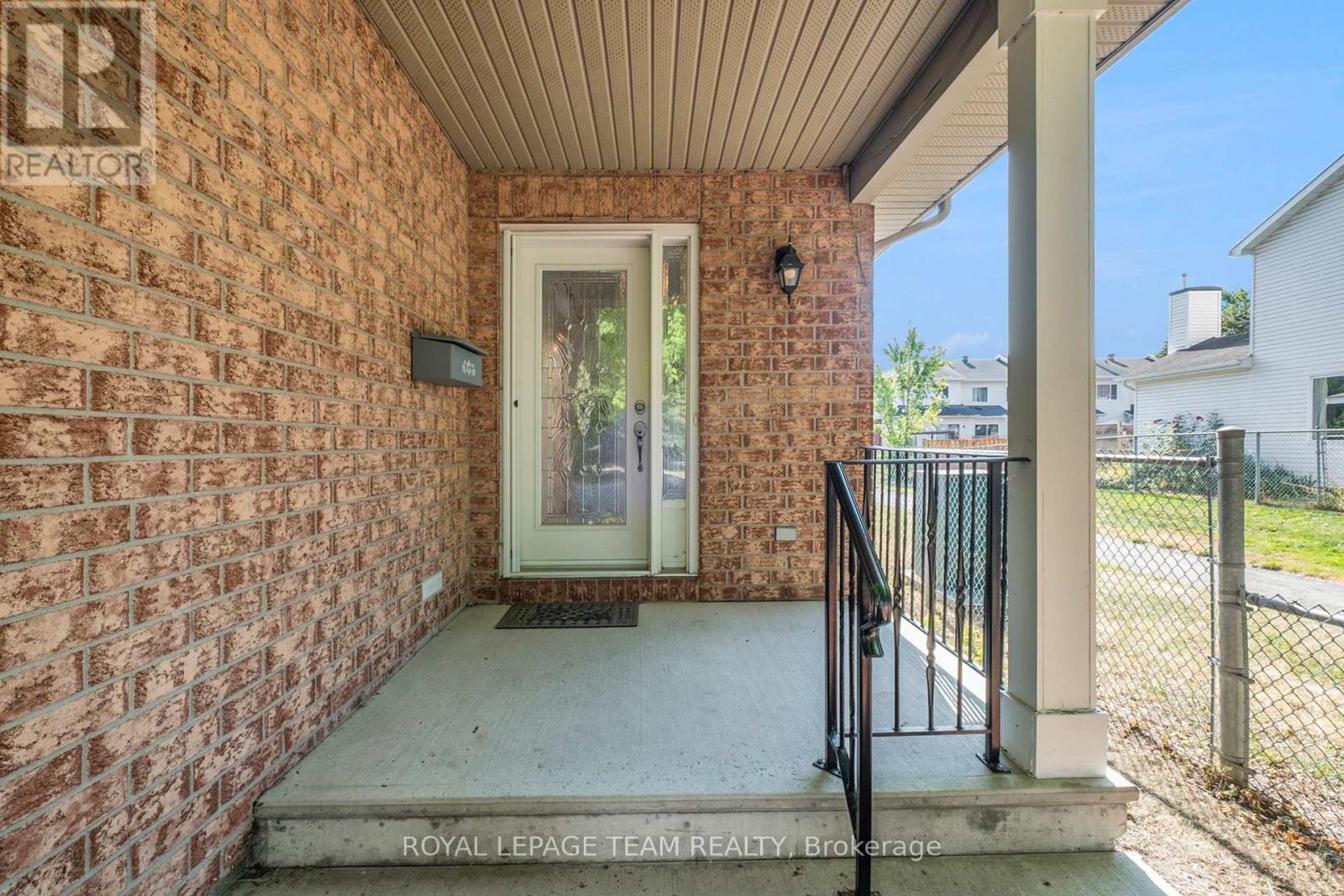 239 MARKLAND CRESCENT