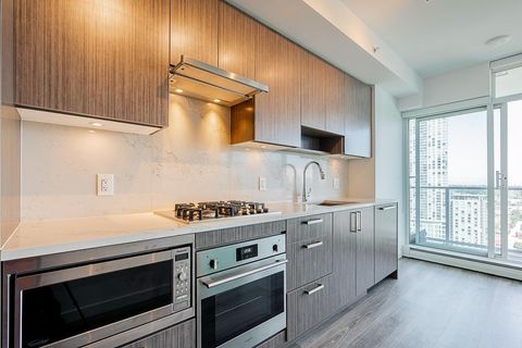 2606 13350 CENTRAL AVENUE Surrey BC V3T0S1