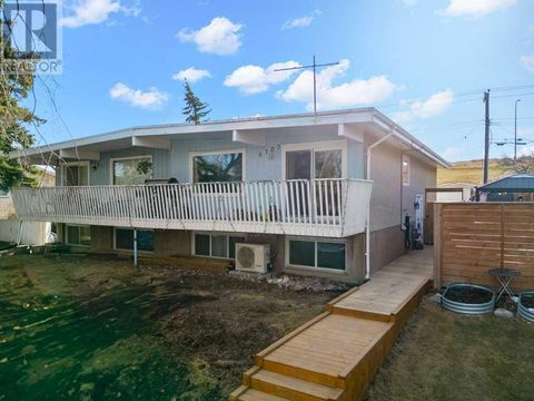 6703 Huntsbay Road NW Calgary AB T2K4R2