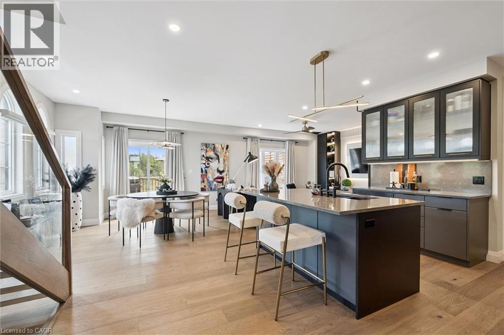 3 QUEENSBROOK Crescent