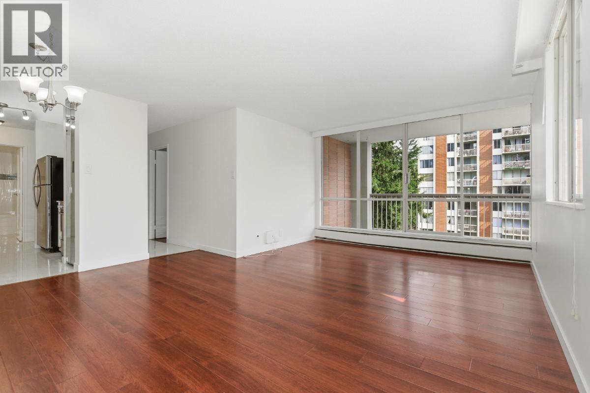 706 2012 FULLERTON AVENUE